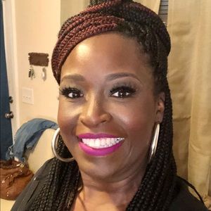 Meet your Posher, Yolanda